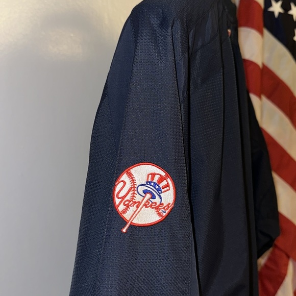 Yankees 1/4 Zip Pullover - Picture 5 of 9